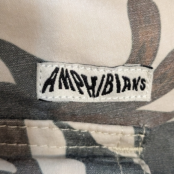 Quiksilver Amphibians board shorts size 40 - Picture 4 of 10